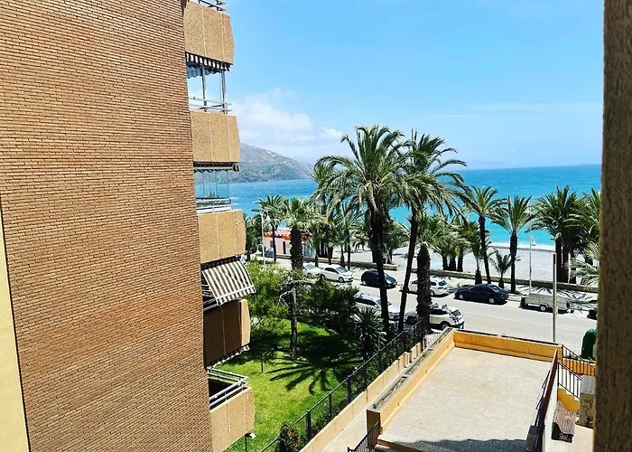 Playa Y Piscina Intiyan Pondos